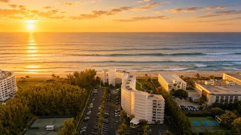 $799,900 | 2780 South Ocean Boulevard, Unit 709, Palm Beach, FL 33480
