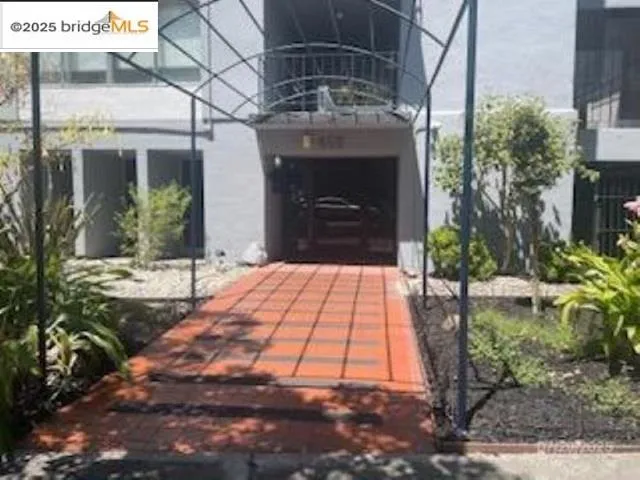 $309,900 | 455 Crescent Street, Unit 312, Oakland, CA 94610