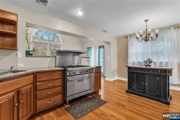 $720,000 | 15 High Mountain Road, Oakland, NJ 07436