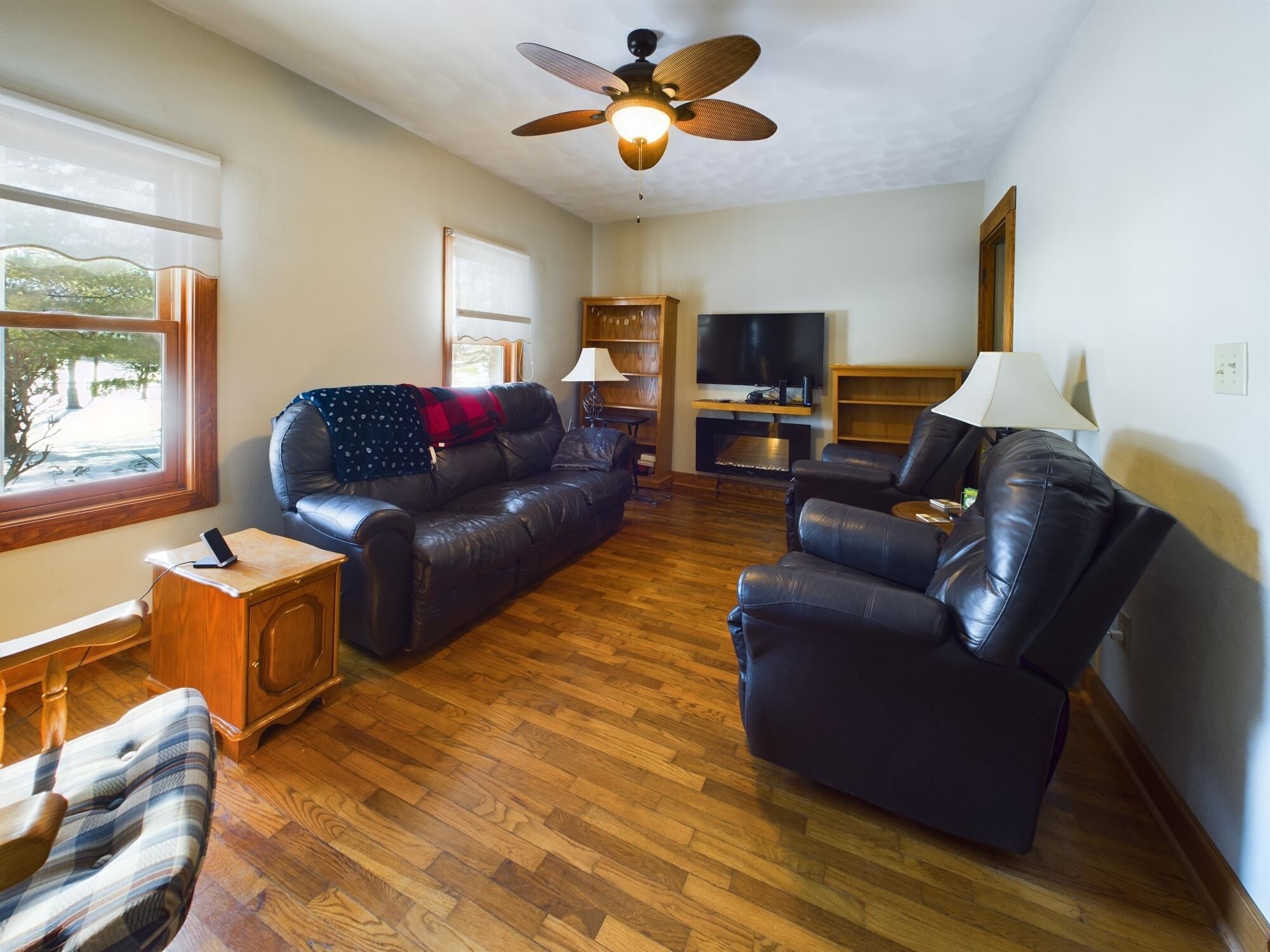 2920 Hamilton Road Greenville, OH 45331 - Photo 3 of 32 4-Living Room (2)