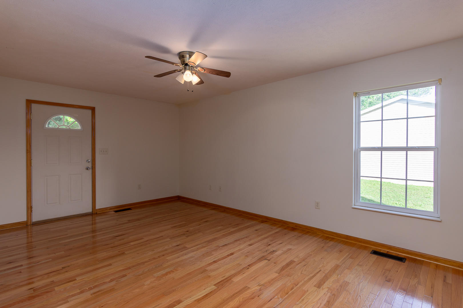 2010 Inman Bend Road Morristown, TN 37814 - Photo 11 of 29 Master Bedroom