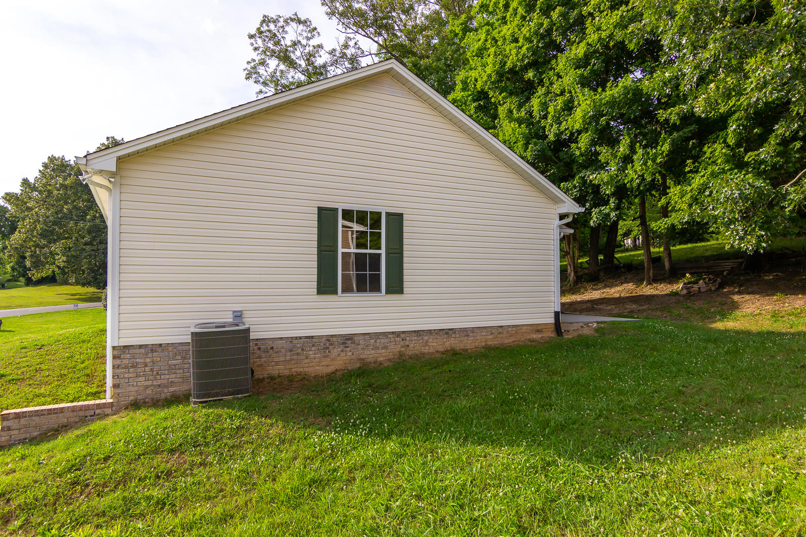 2010 Inman Bend Road Morristown, TN 37814 - Photo 25 of 29 2010InmanBend-14