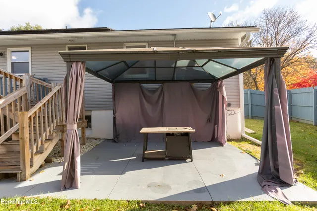 $392,000 | 68 Howe Road, Pittsfield, MA 01201