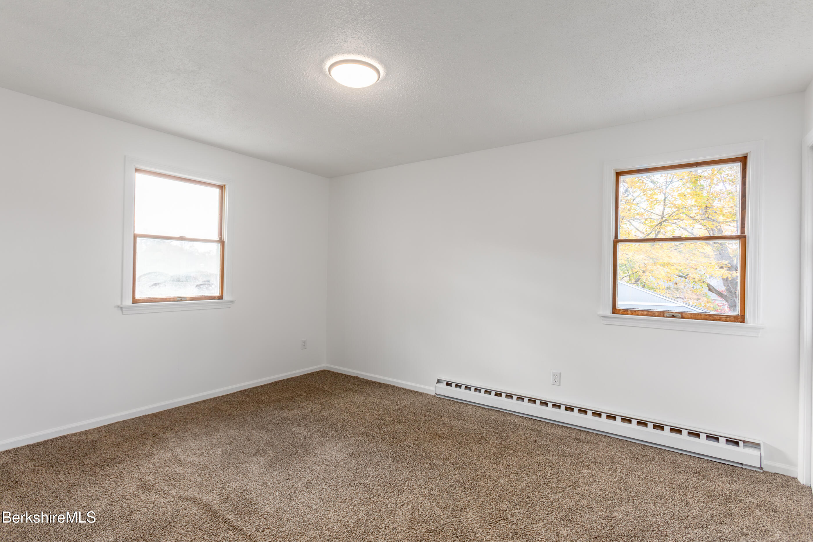 68 Howe Road Pittsfield, MA 01201 - Photo 20 of 38 Primary Bedrm