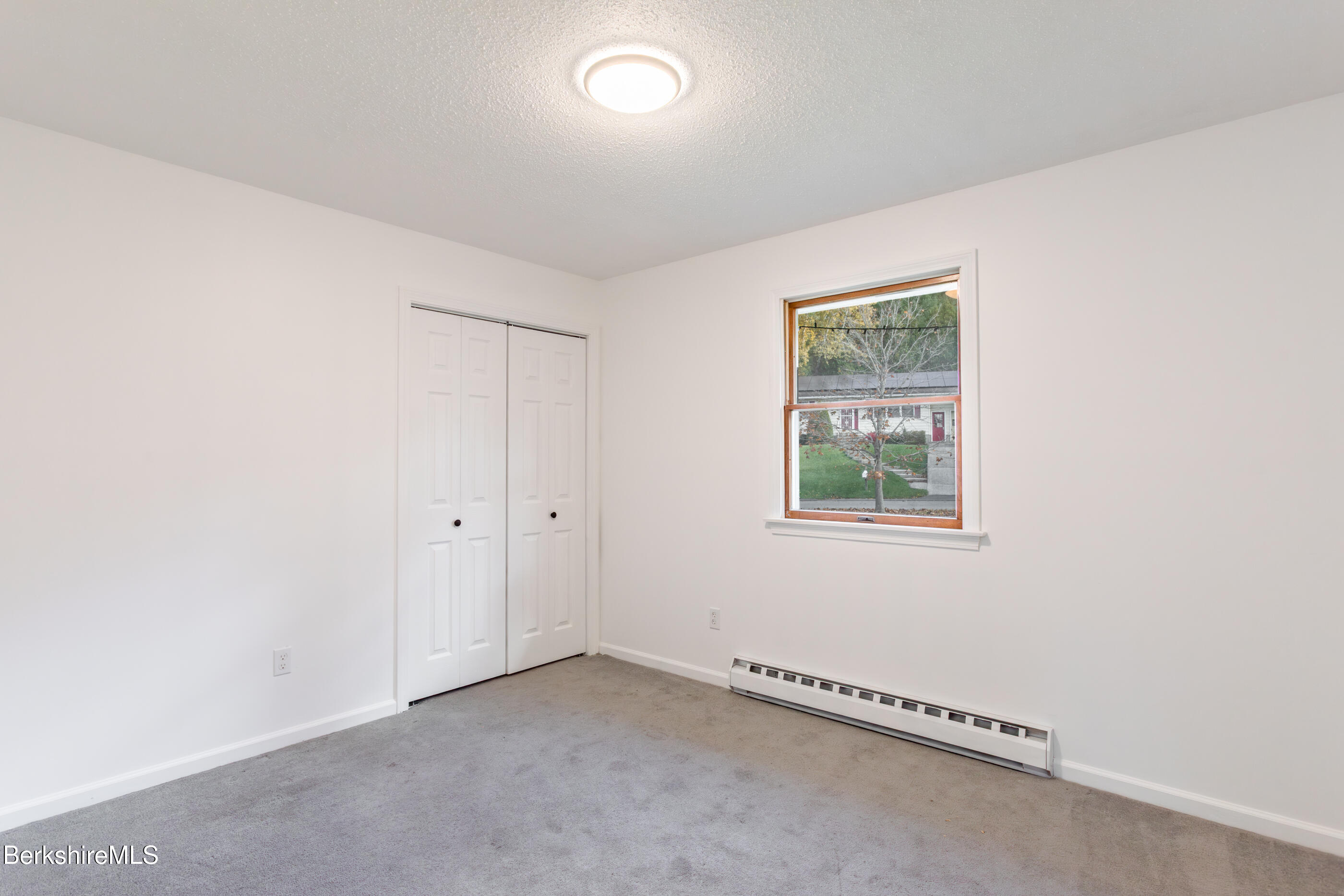 68 Howe Road Pittsfield, MA 01201 - Photo 24 of 38 Bed 3