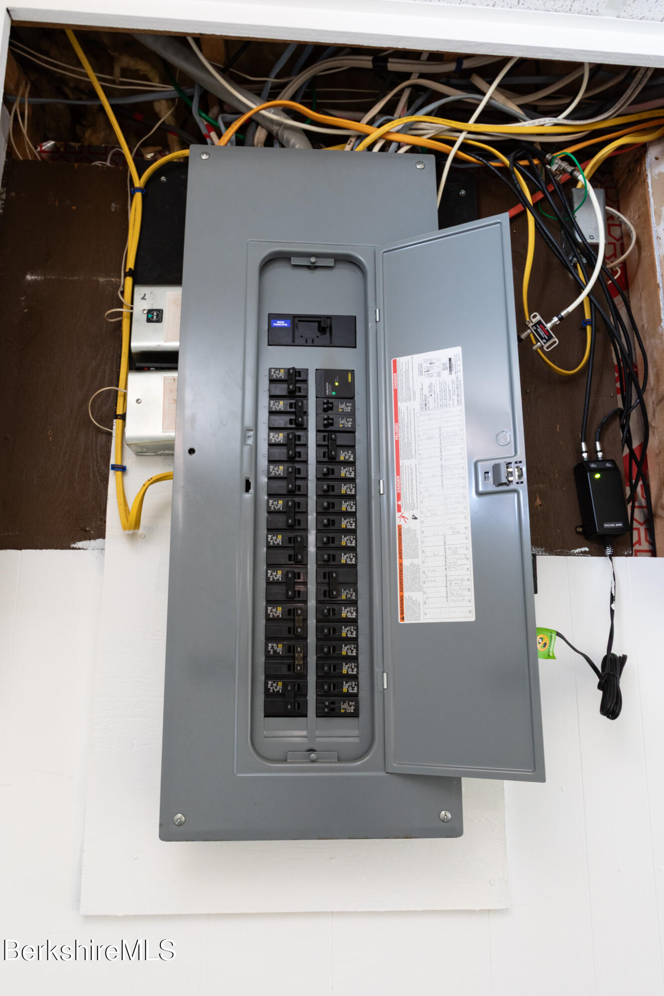 68 Howe Road Pittsfield, MA 01201 - Photo 34 of 38 image-27