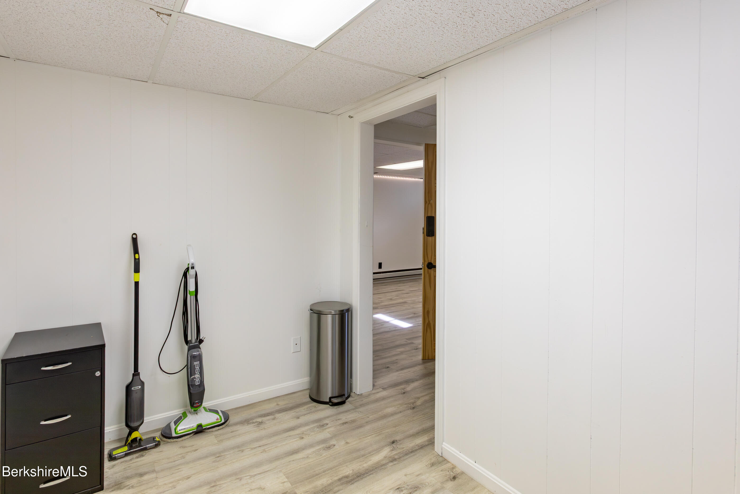 68 Howe Road Pittsfield, MA 01201 - Photo 36 of 38 Office Den