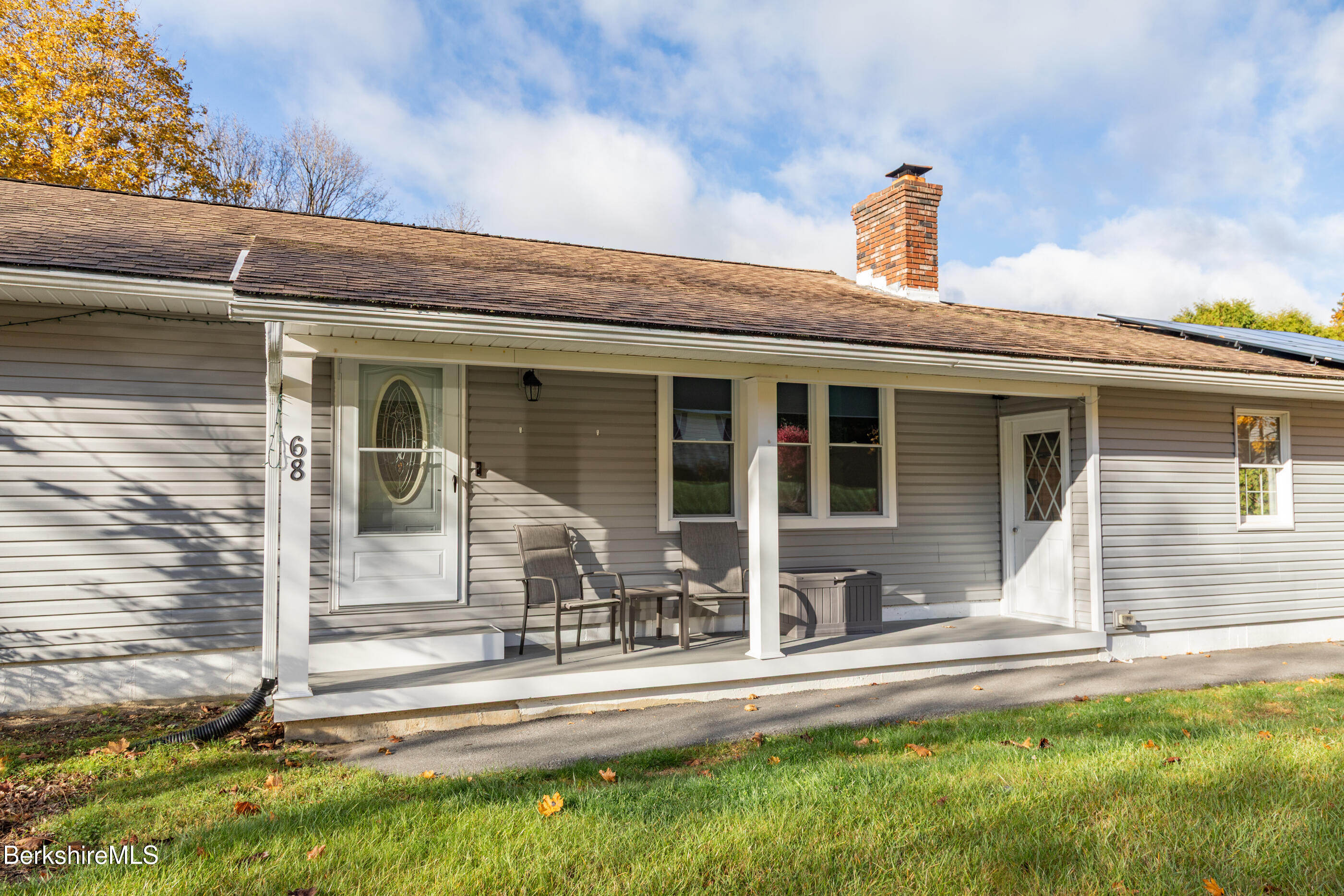 68 Howe Road Pittsfield, MA 01201 - Photo 4 of 38 image-4