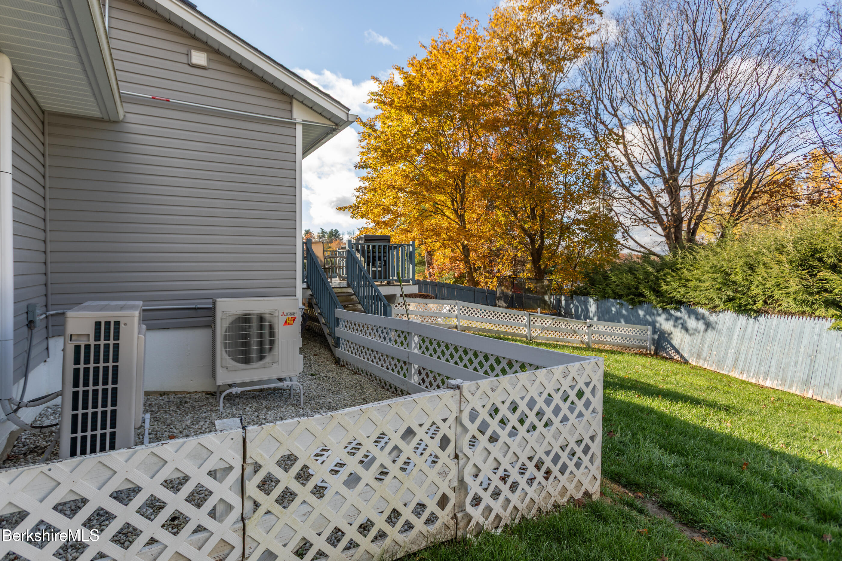 68 Howe Road Pittsfield, MA 01201 - Photo 7 of 38 image-7