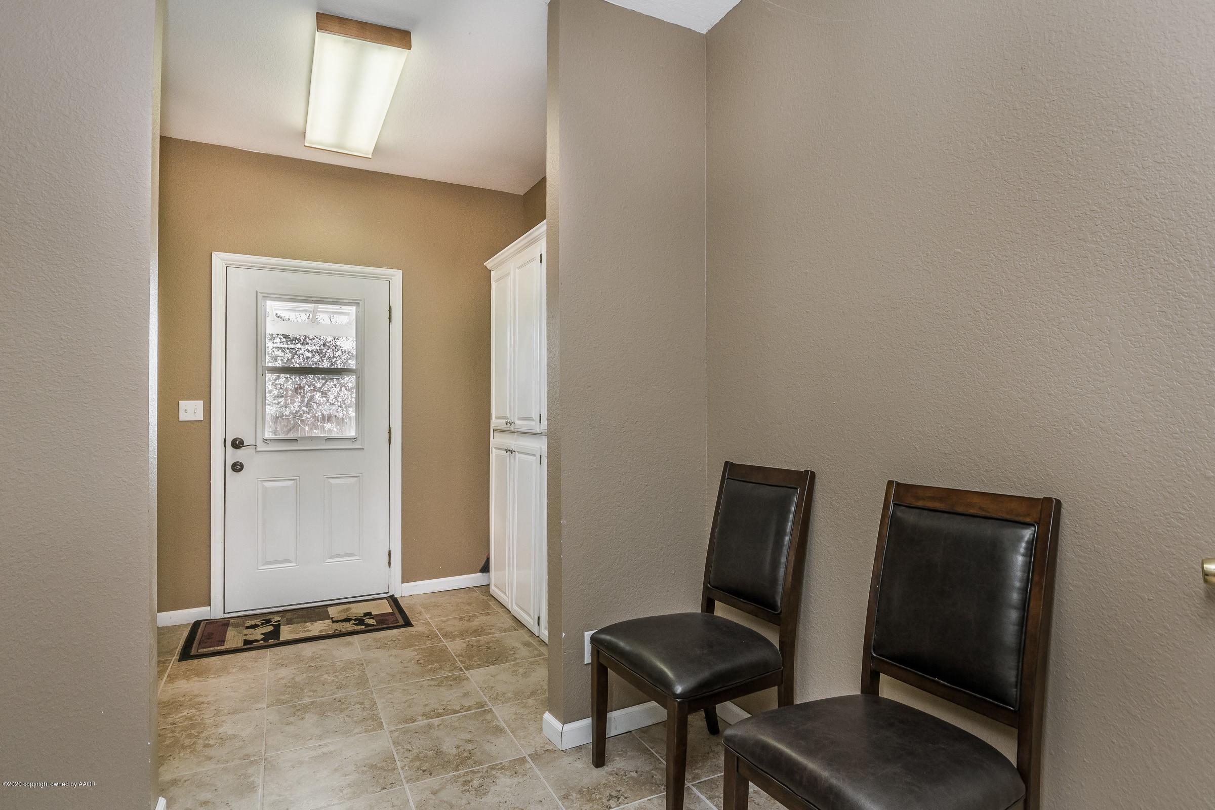 11315 Collin Wade Road Amarillo, TX 79124 - Photo 15 of 60 010_Mud Room_