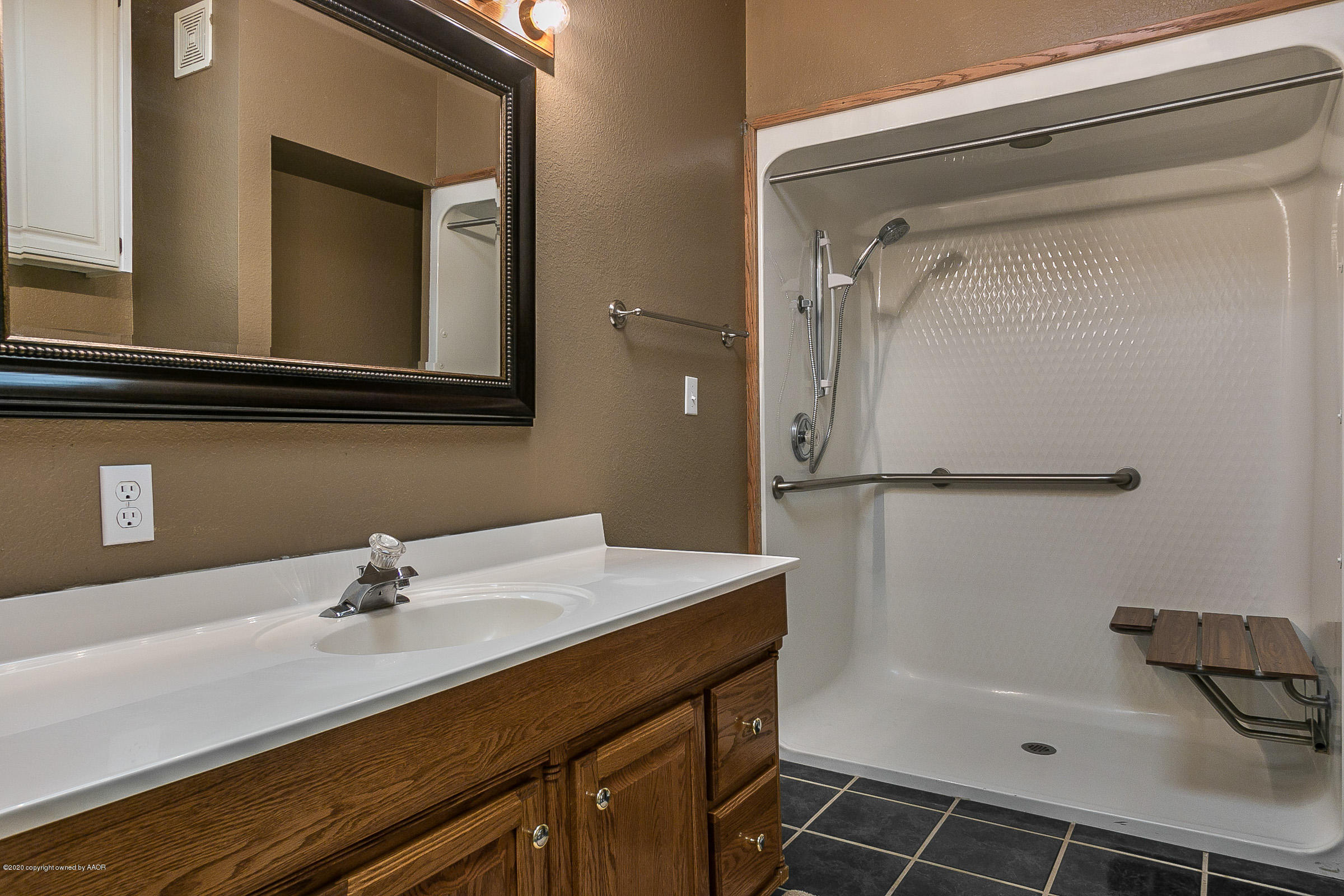 11315 Collin Wade Road Amarillo, TX 79124 - Photo 26 of 60 026_Walk in Shower
