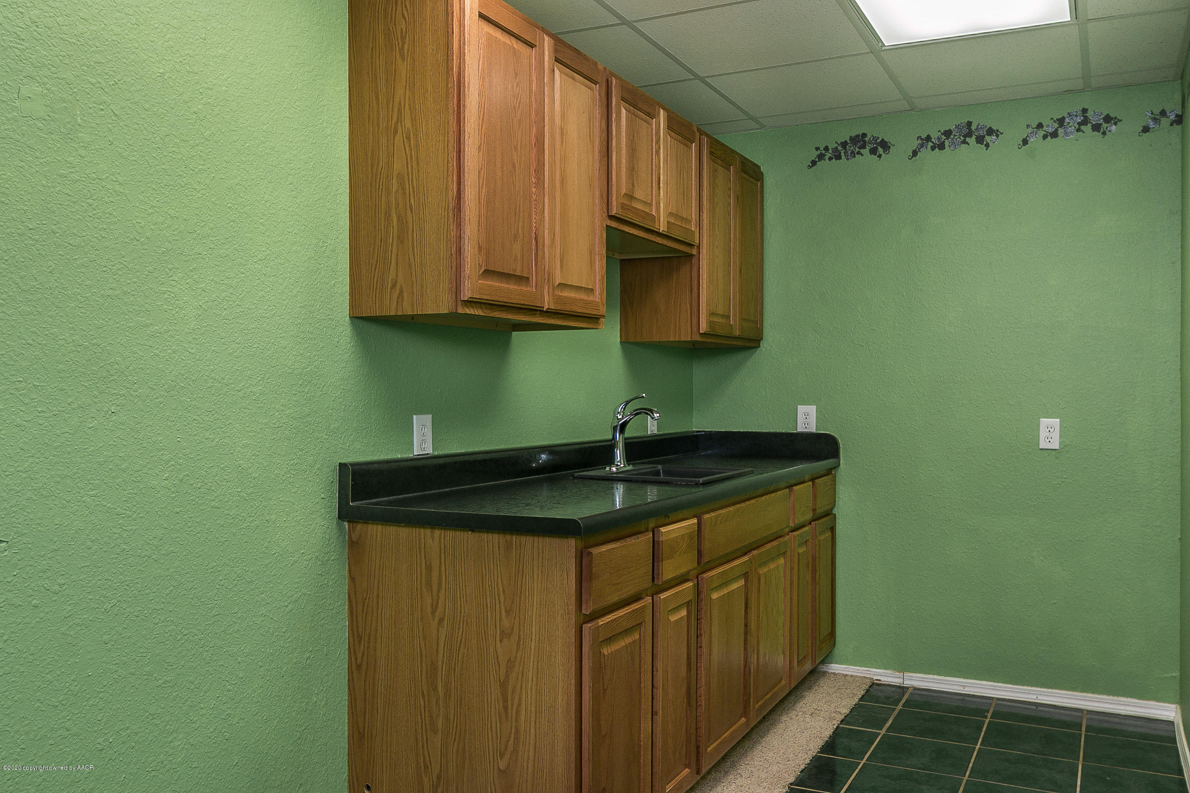 11315 Collin Wade Road Amarillo, TX 79124 - Photo 42 of 60 038_Basement Kitchenette