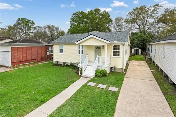 $2,400 | 409 Henry Landry Avenue, Metairie, LA 70003