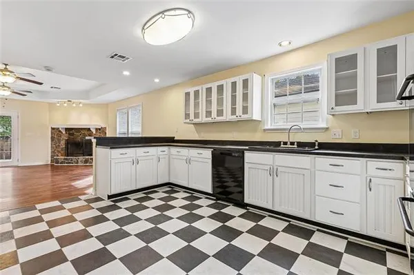 $2,400 | 409 Henry Landry Avenue, Metairie, LA 70003