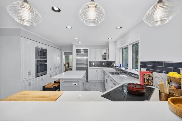 $2,095,000 | 34 Lake Drive, Orleans, MA 02653