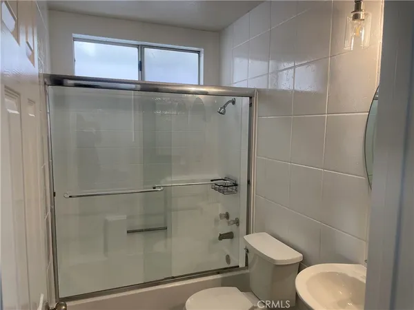 $2,950 | 11422 Citrus Glen Lane, Fontana, CA 92337