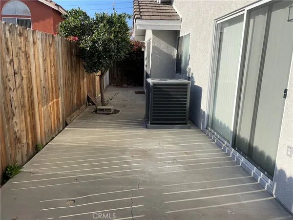 $2,950 | 11422 Citrus Glen Lane, Fontana, CA 92337