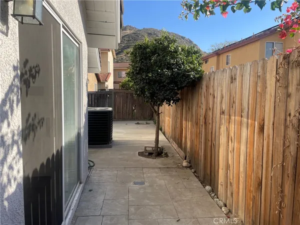 $2,950 | 11422 Citrus Glen Lane, Fontana, CA 92337