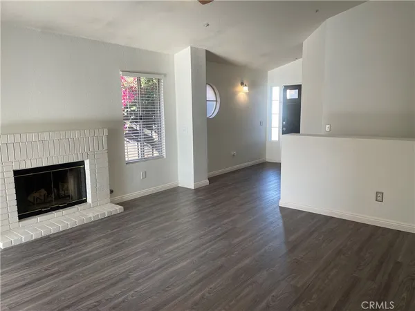 $2,950 | 11422 Citrus Glen Lane, Fontana, CA 92337
