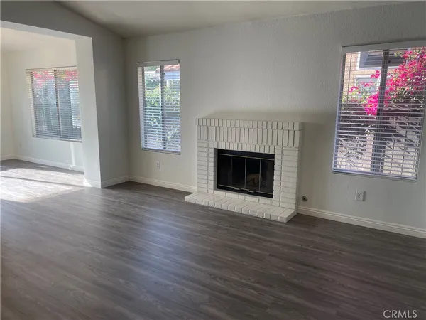 $2,950 | 11422 Citrus Glen Lane, Fontana, CA 92337