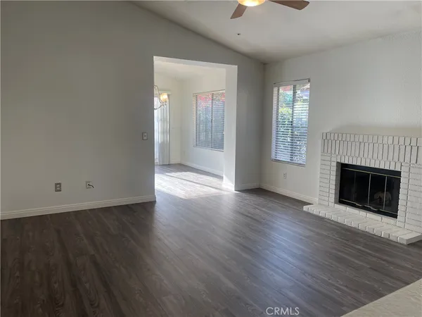 $2,950 | 11422 Citrus Glen Lane, Fontana, CA 92337