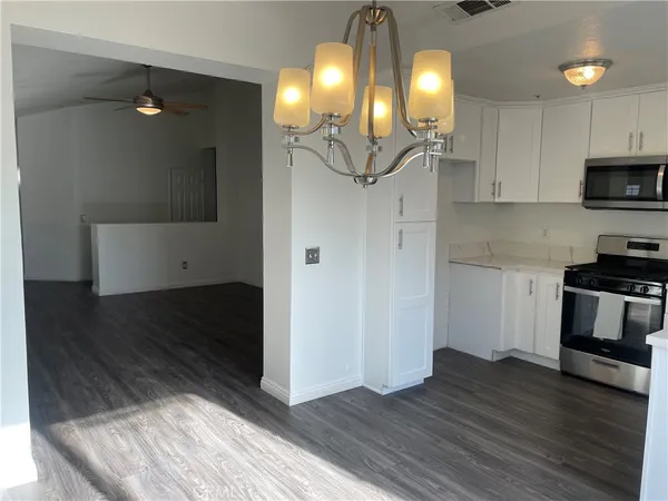 $2,950 | 11422 Citrus Glen Lane, Fontana, CA 92337