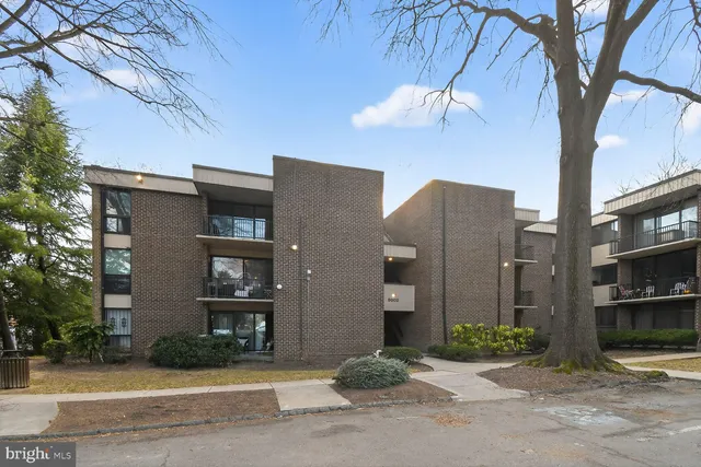$325,000 | 9802 Georgia Avenue, Unit 26202, Silver Spring, MD 20902