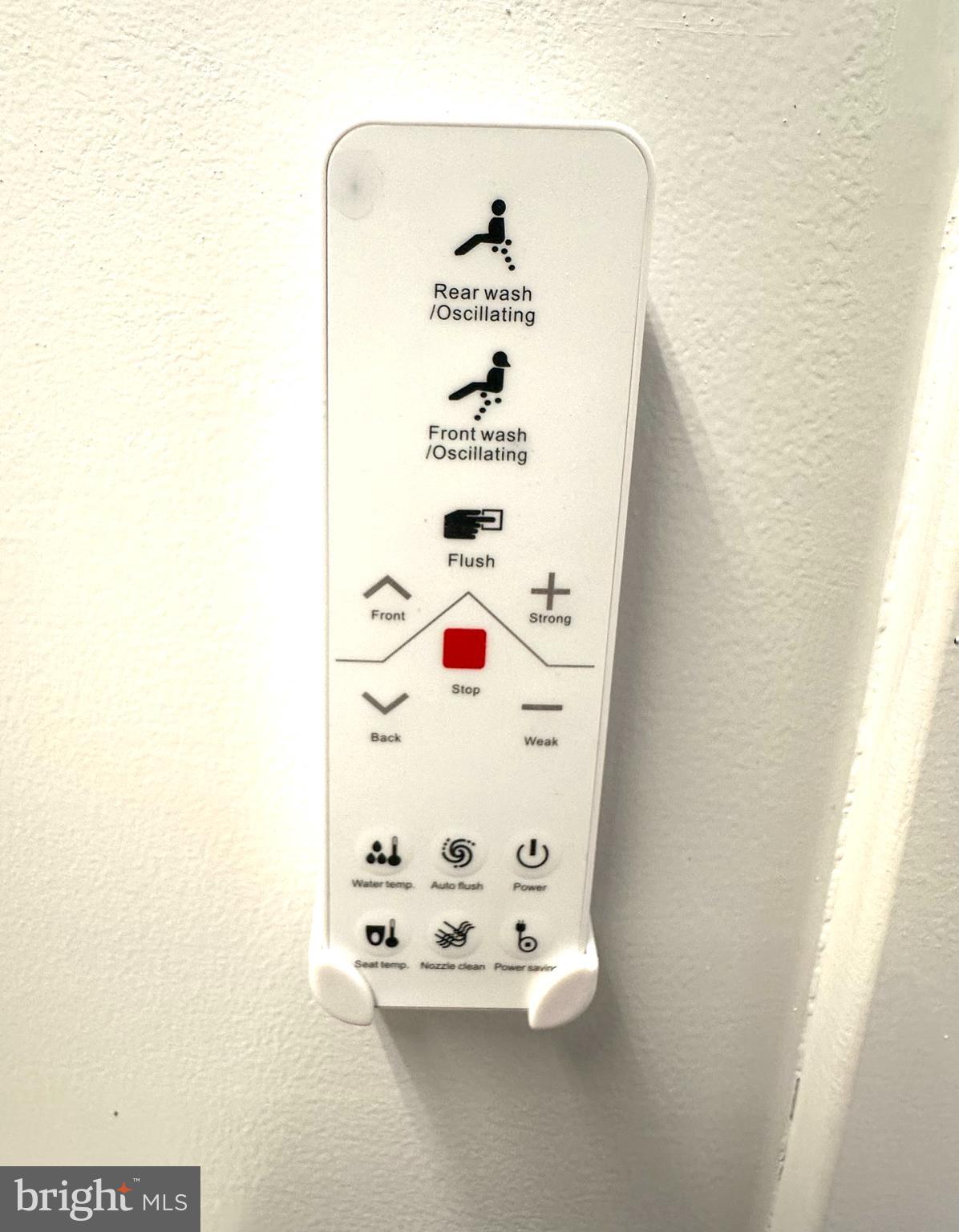 9802 Georgia Avenue, Unit 26202 Silver Spring, MD 20902 - Photo 23 of 31 a bathroom with a sink and mirror