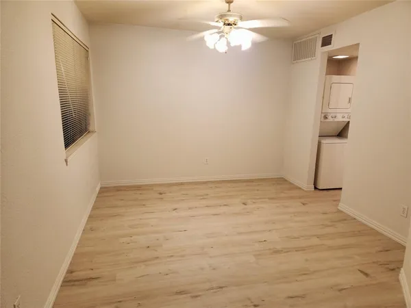 $800 | 9813 Walnut Street, Unit 104, Dallas, TX 75243