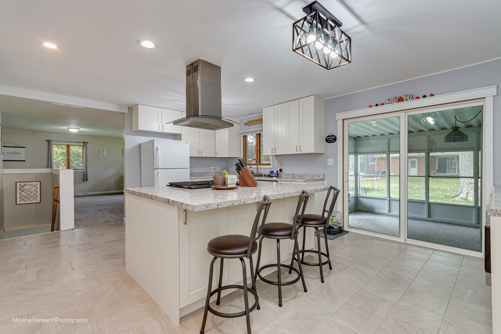 305 Prospect Avenue Dwight, IL 60420 - Photo 10 of 27 a kitchen with a table chairs and entryway
