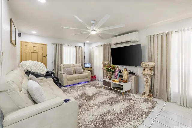 $1,575,000 | 94-1090 Kuhaulua Street, Waipahu, HI 96797