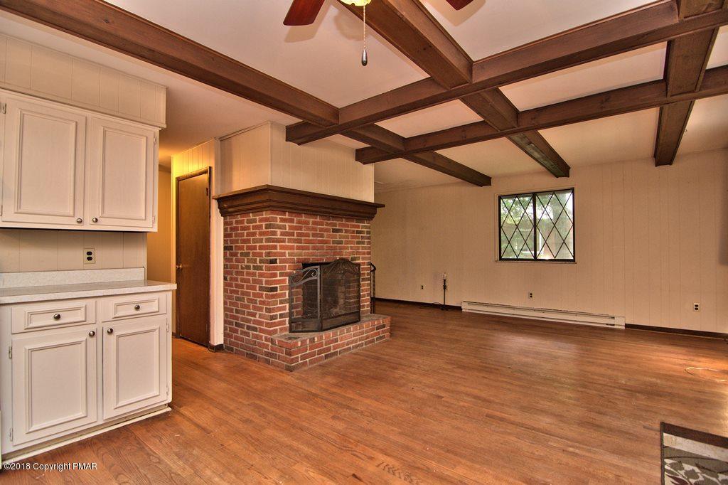 355 Canoe Brook Road Pocono Pines, PA 18350 - Photo 3 of 15 Living Room