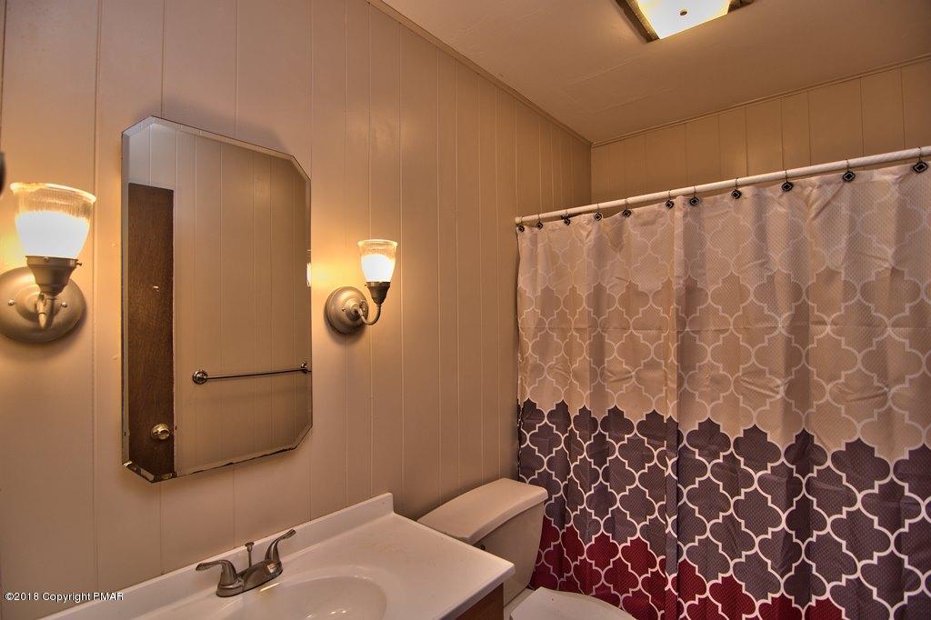 355 Canoe Brook Road Pocono Pines, PA 18350 - Photo 6 of 15 Bathroom