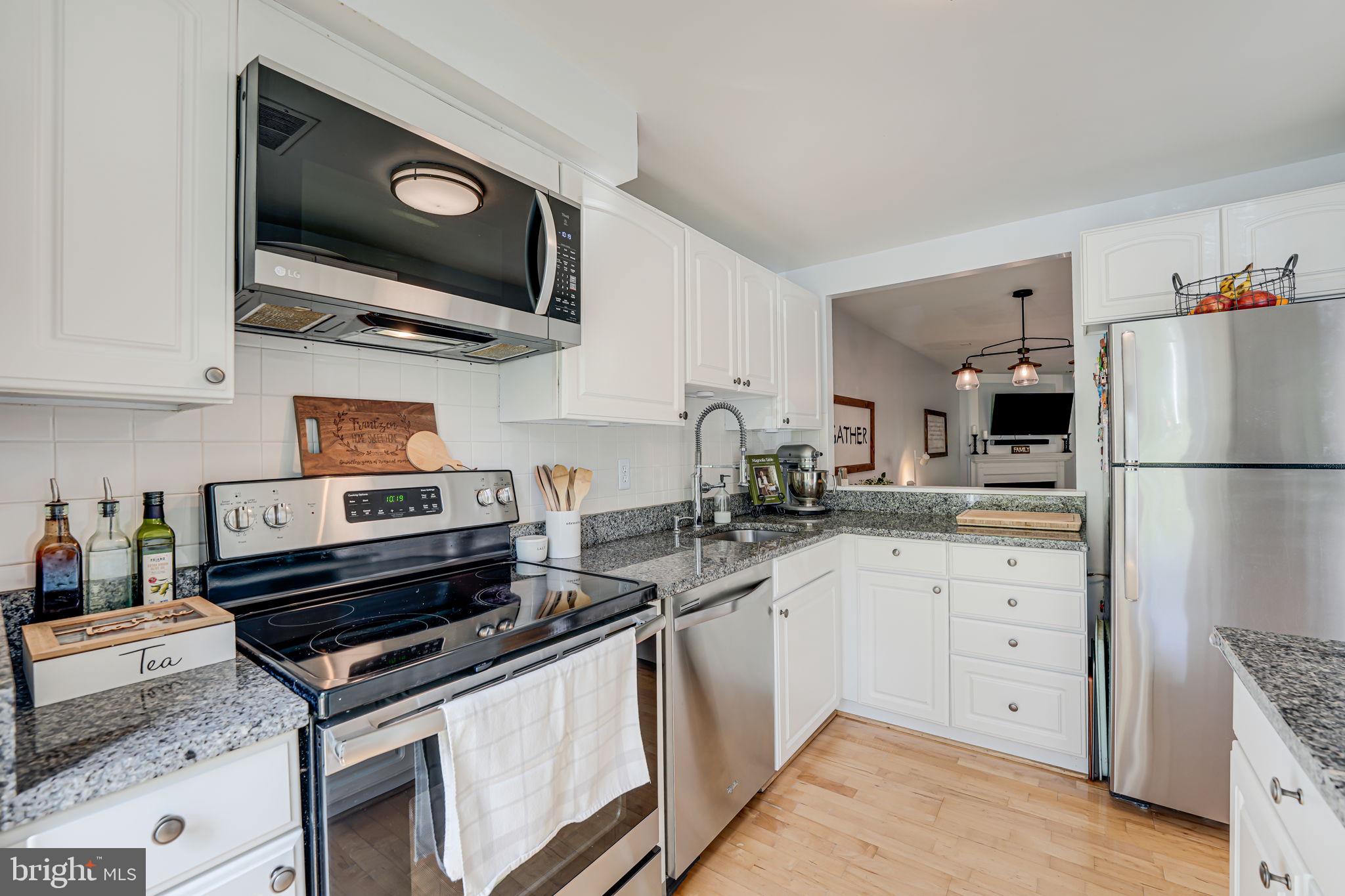 2125 Whisper Way Reston, VA 20191 - Photo 7 of 28