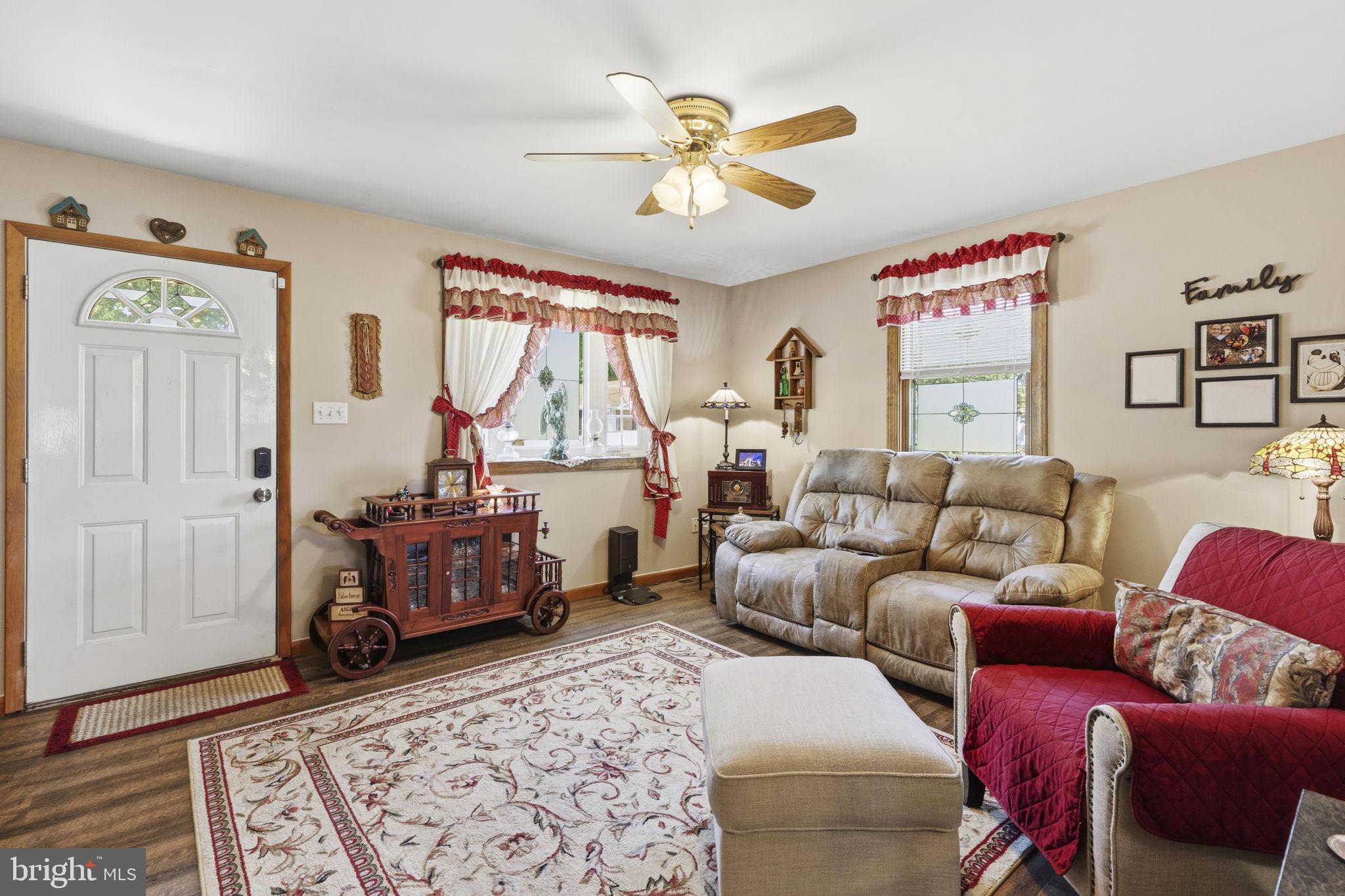 607 Patuxent Avenue Rosedale, MD 21237 - Photo 4 of 35 Open Living Room