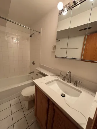 $1,695 | 630 West Patterson Avenue, Unit G, Chicago, IL 60613