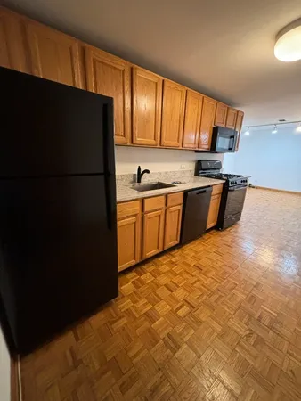 $1,695 | 630 West Patterson Avenue, Unit G, Chicago, IL 60613