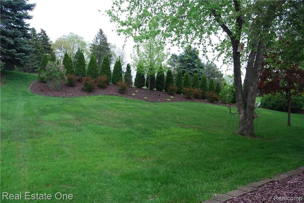 540 Rolling Green Circle Rochester Hills, MI 48309 - Photo 25 of 26