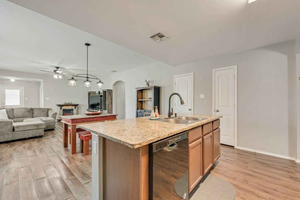 1204 Savannah Ridge Drive Princeton, TX 75407 - Photo 5 of 21
