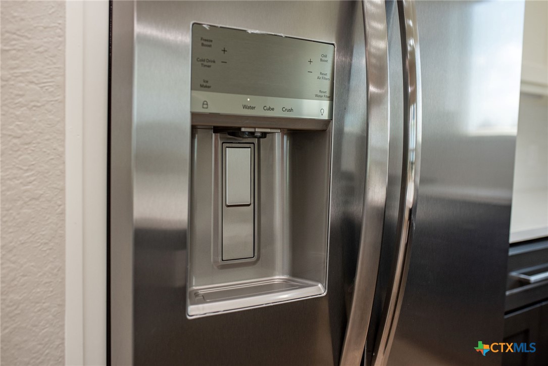 116 Whooping Crane Street Port O'Connor, TX 77982 - Photo 29 of 38 a bathroom with a mirror