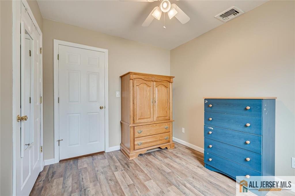 39 Kendall Road Kendall Park, NJ 08824 - Photo 25 of 41
