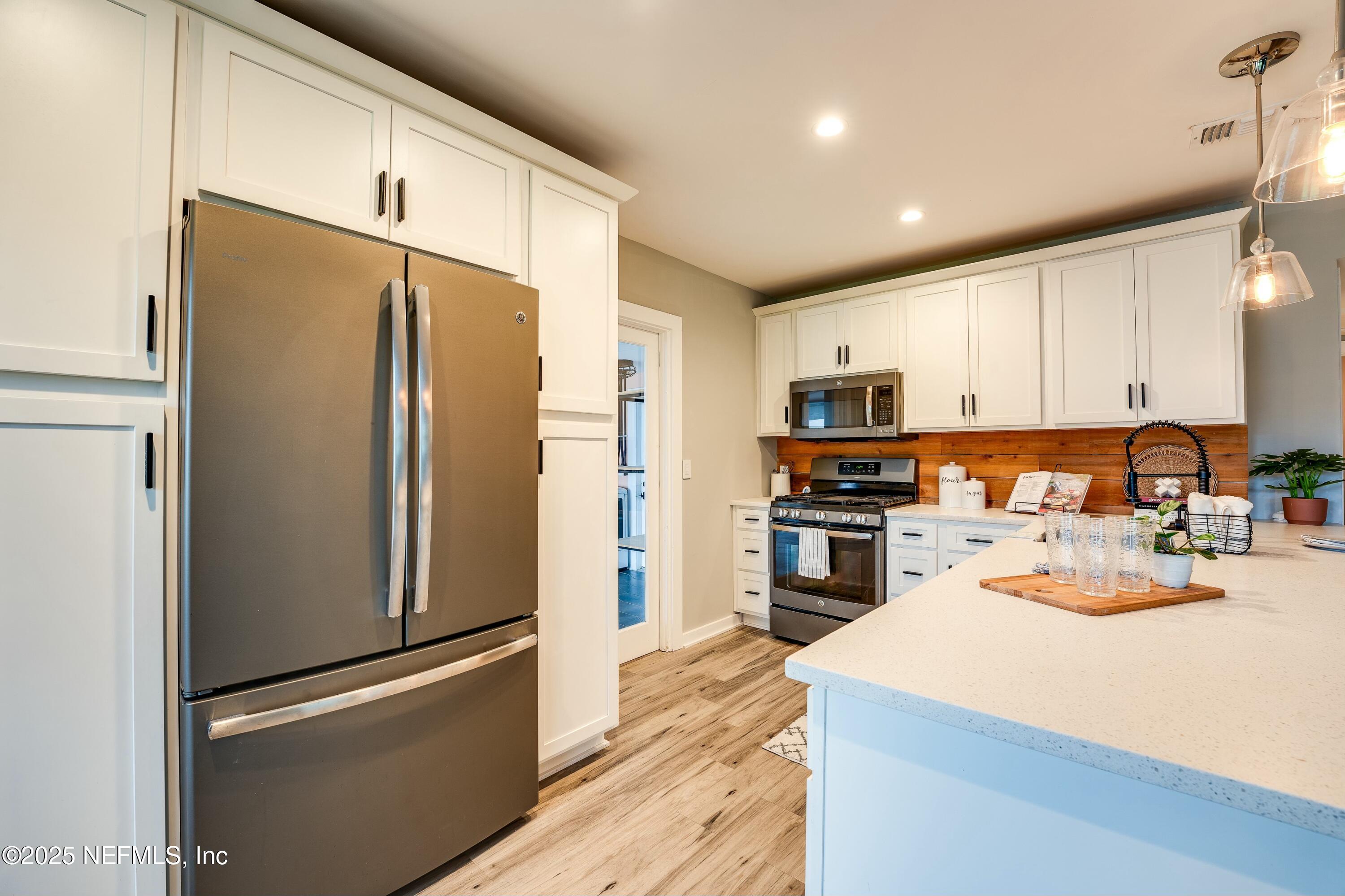 728 Palm Tree Road Jacksonville Beach, FL 32250 - Photo 13 of 52 tempImageklL5mb