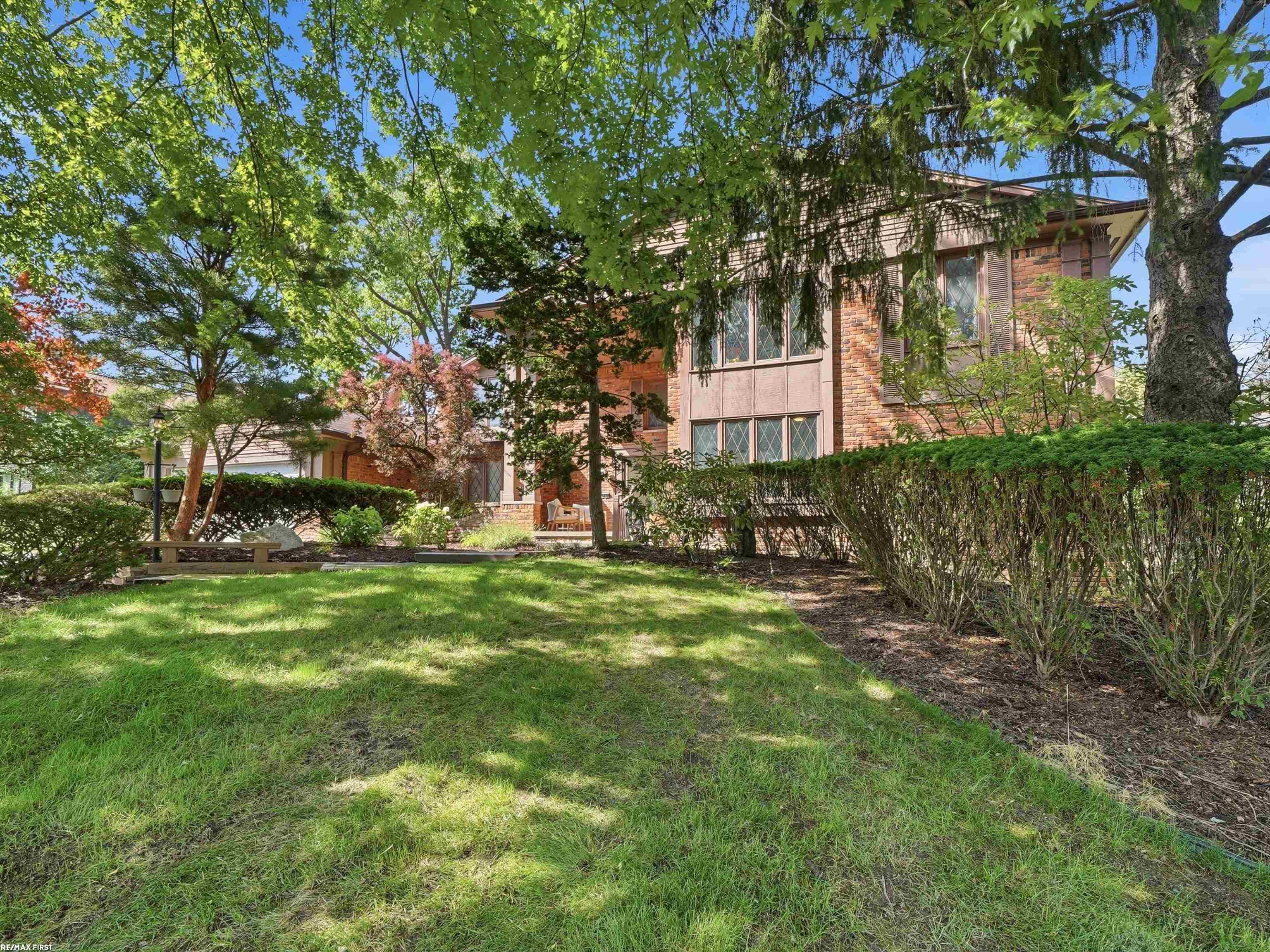 4677 Rolling Ridge Road West Bloomfield, MI 48323 - Photo 2 of 76