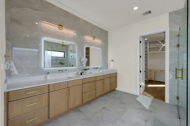 a view of an empty walk in closet