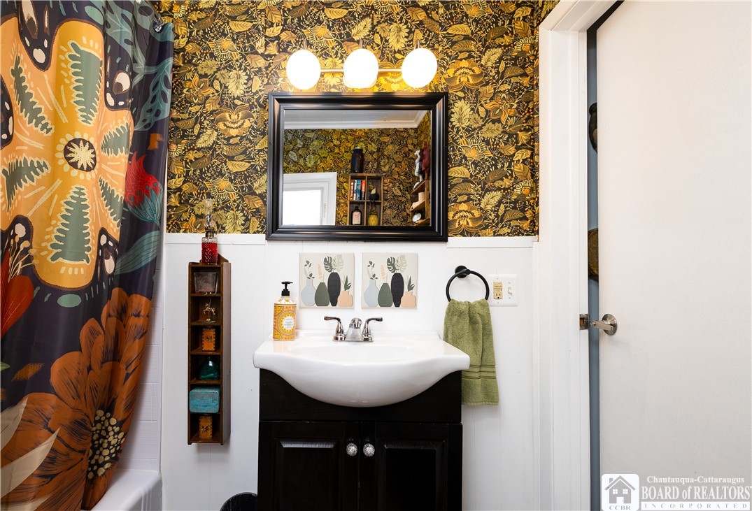 102 Center Street Pomfret, NY 14063 - Photo 17 of 46