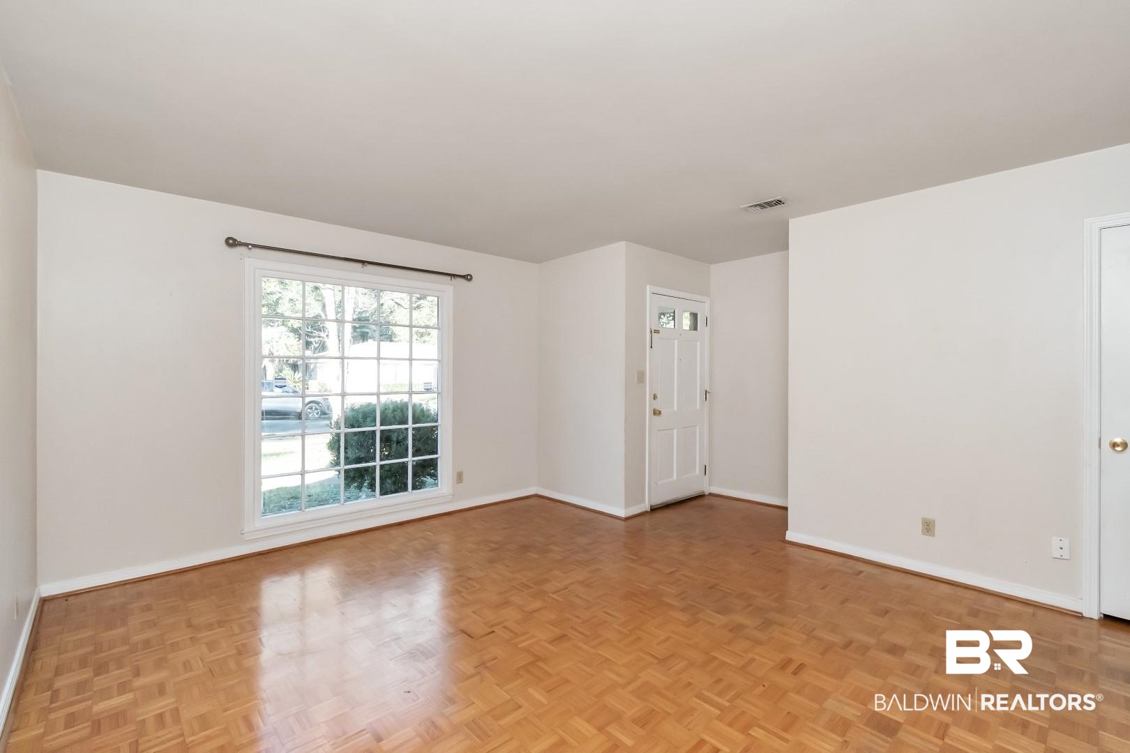 5517 Vanderbilt Drive Mobile, AL 36608 - Photo 7 of 33 Spare room with light parquet flooring