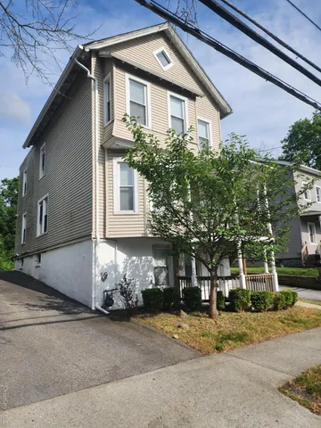 $2,150 | 157 North Clinton Street, Unit B, Poughkeepsie, NY 12601