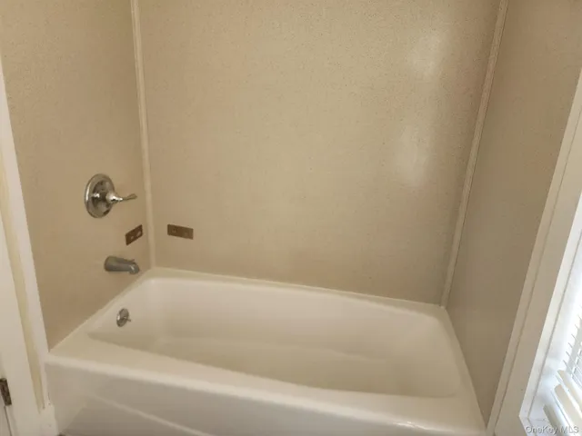 $2,150 | 157 North Clinton Street, Unit B, Poughkeepsie, NY 12601