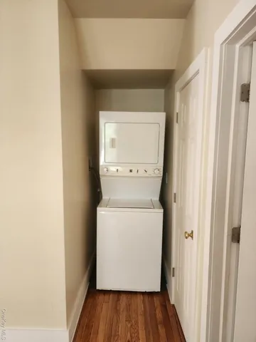 $2,150 | 157 North Clinton Street, Unit B, Poughkeepsie, NY 12601