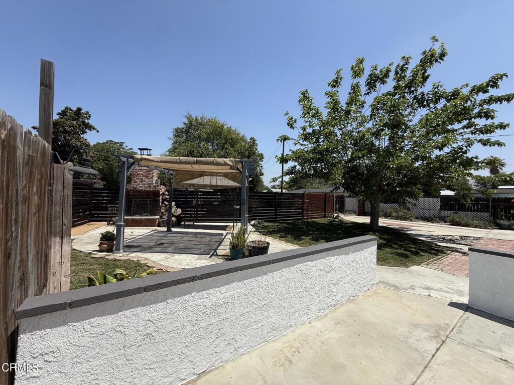 4010 Witt Avenue Riverside, CA 92501 - Photo 19 of 23 a view of a swimming pool with chairs in patio